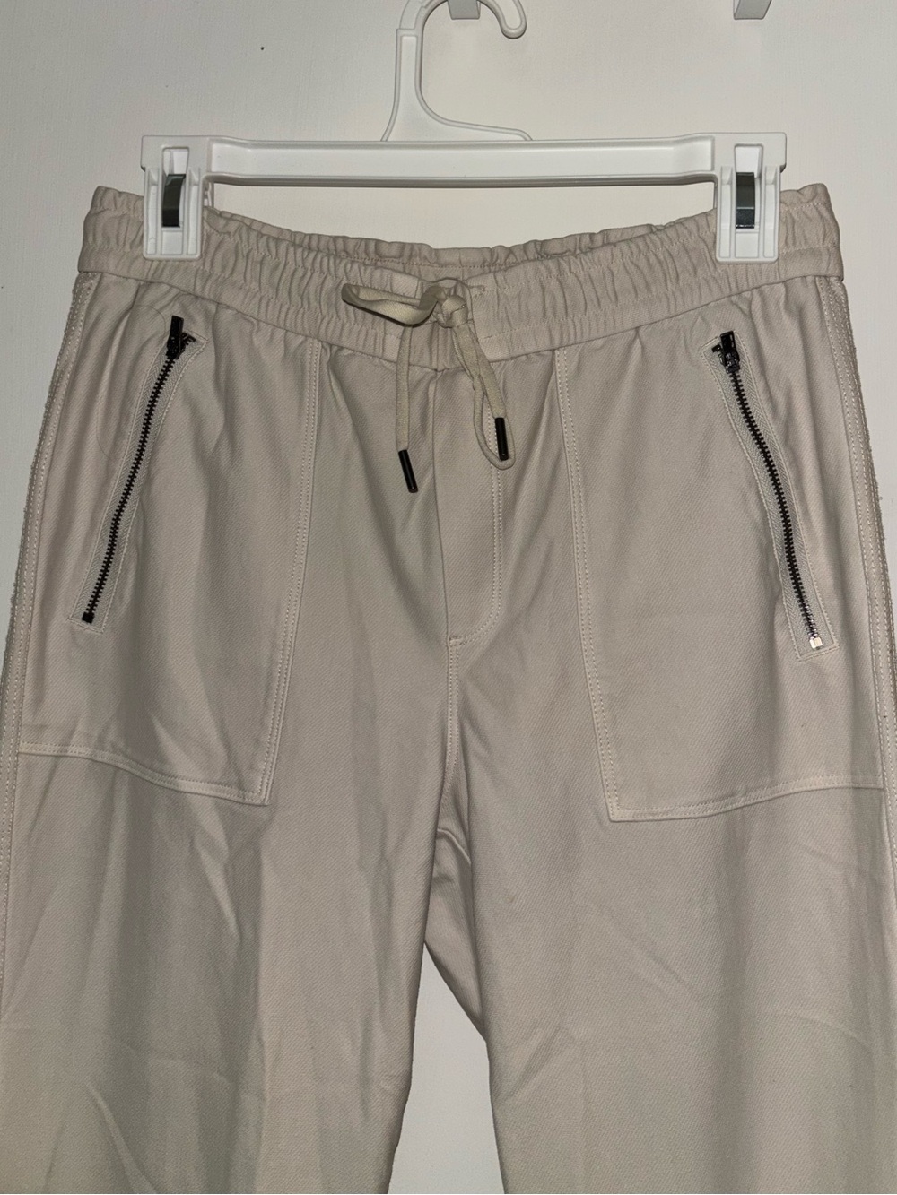 Athleta Cute Off-White Drawstring Joggers Size 4 with Zipper Detail